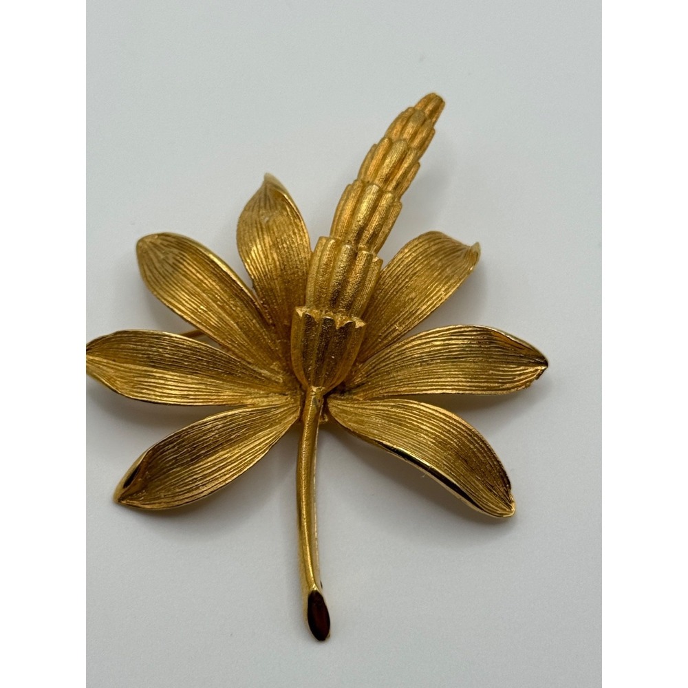 Vintage PIM Signed Flower Brooch Gold Tone Pin Piscitelli